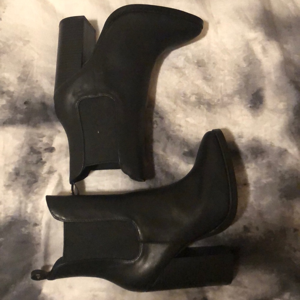 GUESS Black ankle boots